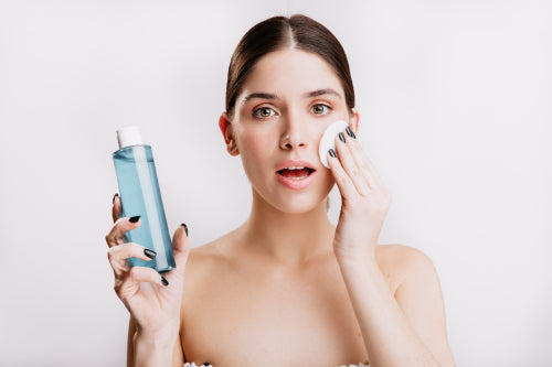 The Best Facial Mists for Hydration On-the-Go